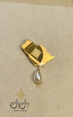 ArAm. brooch map cream pearl Large